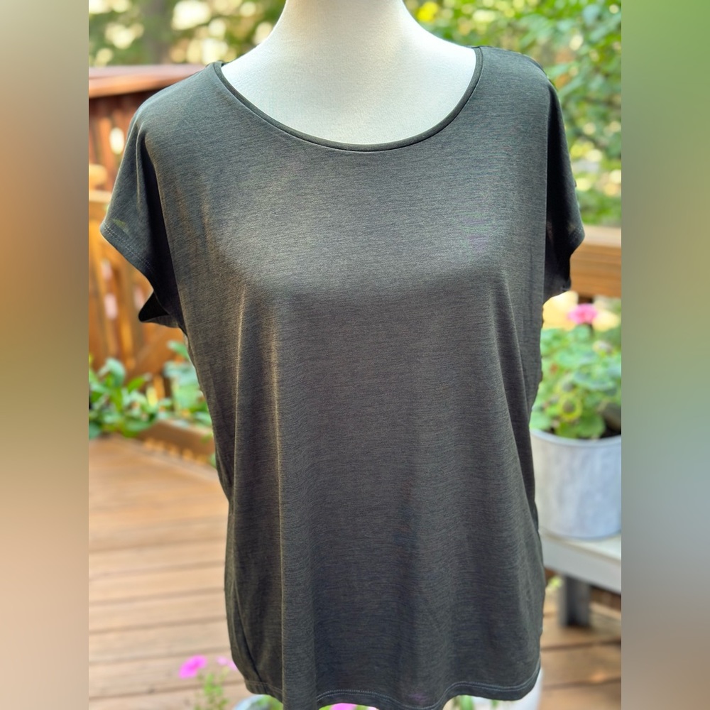 H&M Sport Olive Green Yoga Running Exercise T Shirt Medium